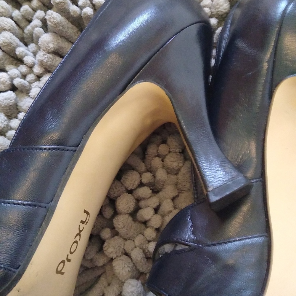 Shoes - Picture 3 of 3